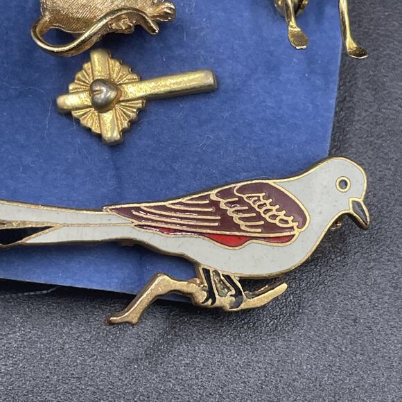 Lot Of Vintage Pins - 5 - Picture 5 of 6